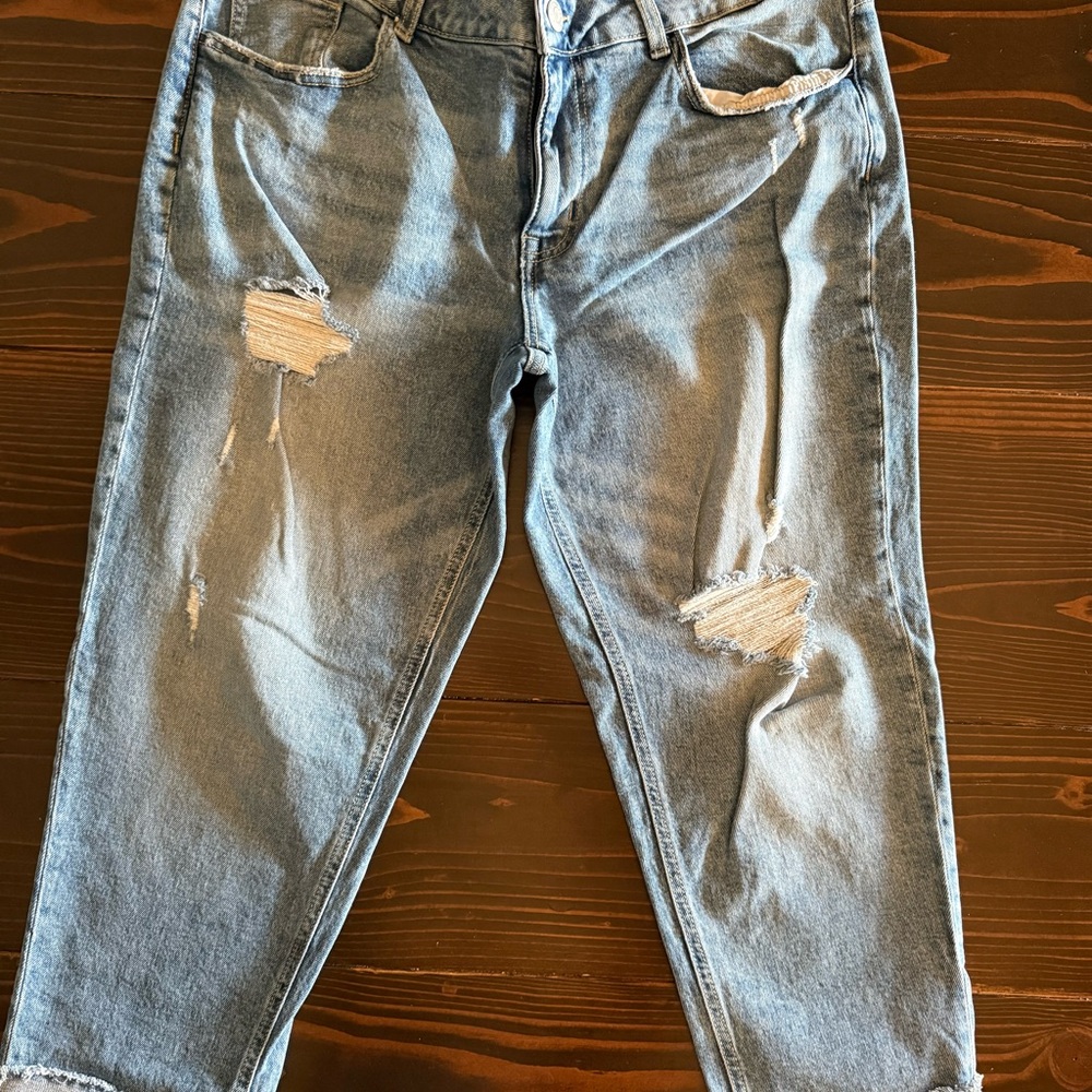 Maurice 16W Light Blue Distressed Capris